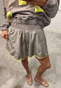 Ava Set | Stone Taupe/Lime