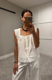 Cece Eyelet Trim Top | Off White