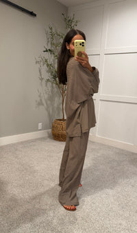 Levi Lounging Brushed Knit Pullover | Brown/Cream