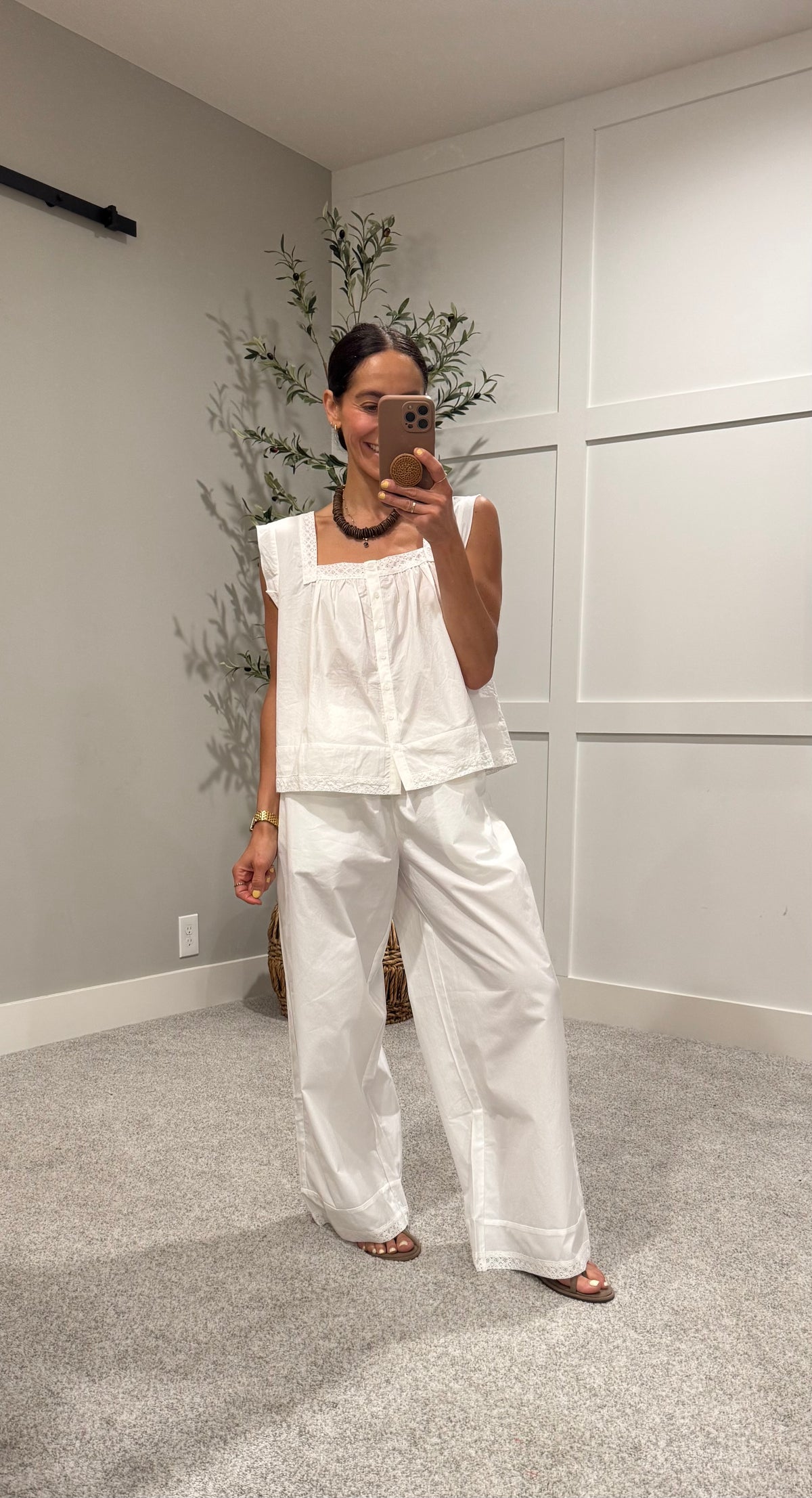 Cece Eyelet Trim Top | Off White