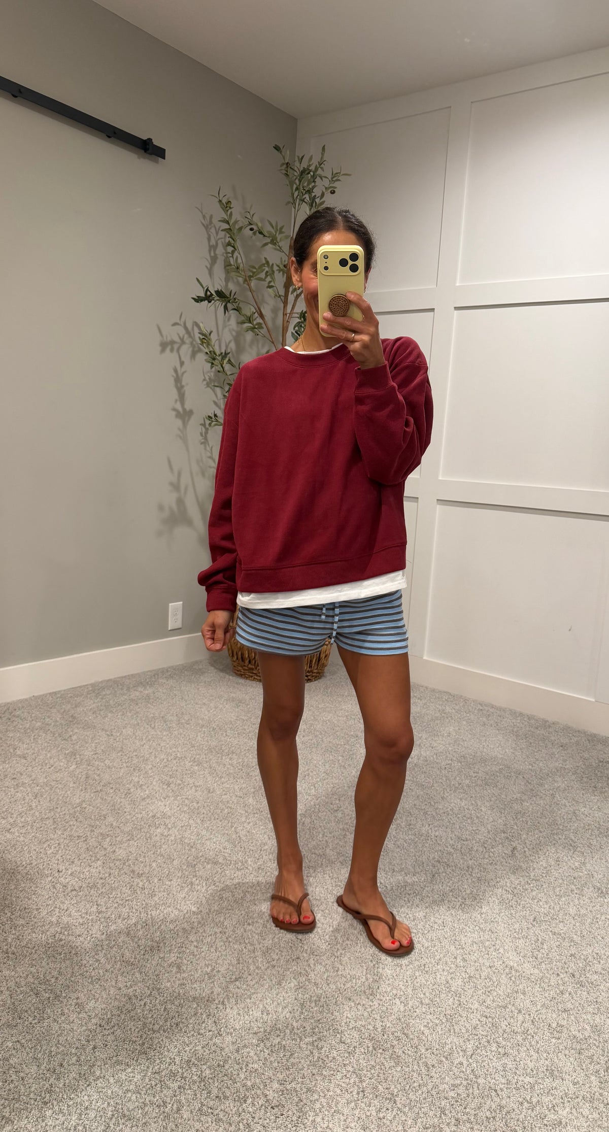 Peekaboo Sweatshirt | Cranberry