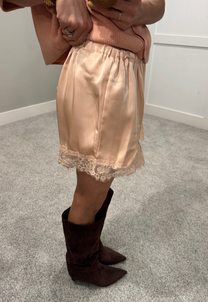 Lace Trim Shorts | Peach