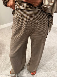Levi Lounging Brushed Knit Pants |Brown/Cream