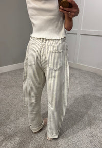 Pinstripe Barrel | Off White/Black