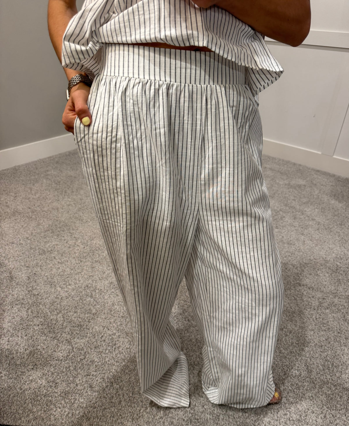 Pen Pinstripe Set | White/Black
