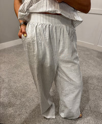 Pen Pinstripe Set | White/Black