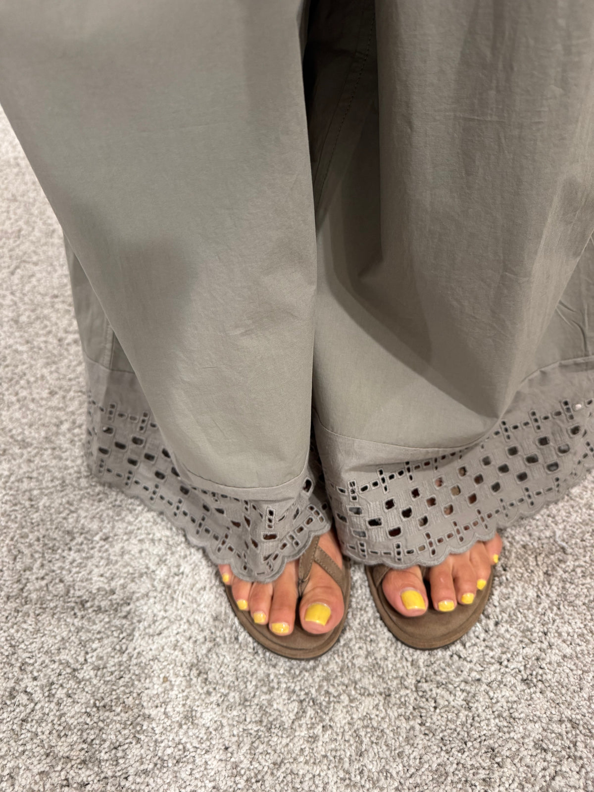 Eyelet Trim Pants | Dry Herb