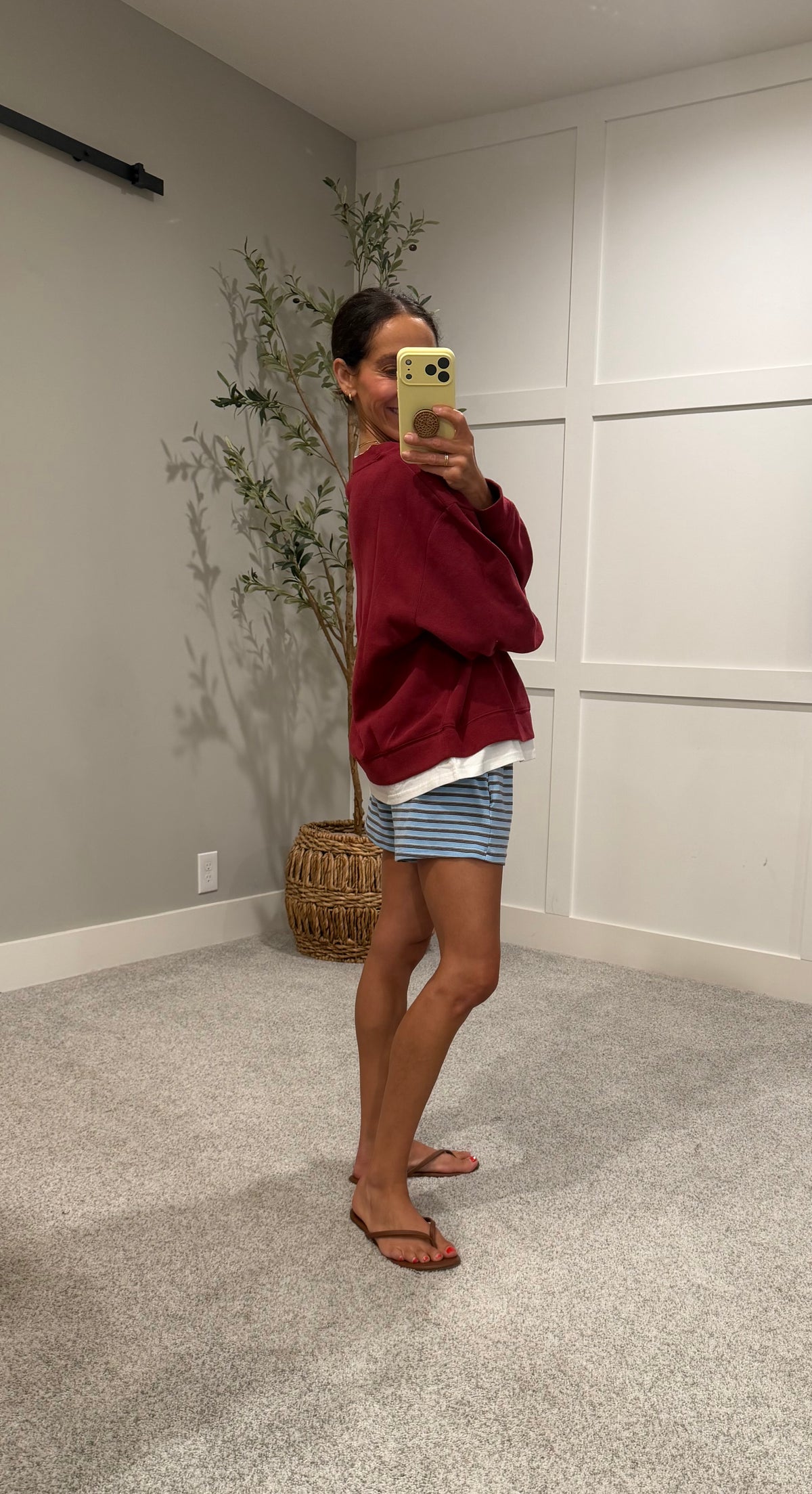 Peekaboo Sweatshirt | Cranberry