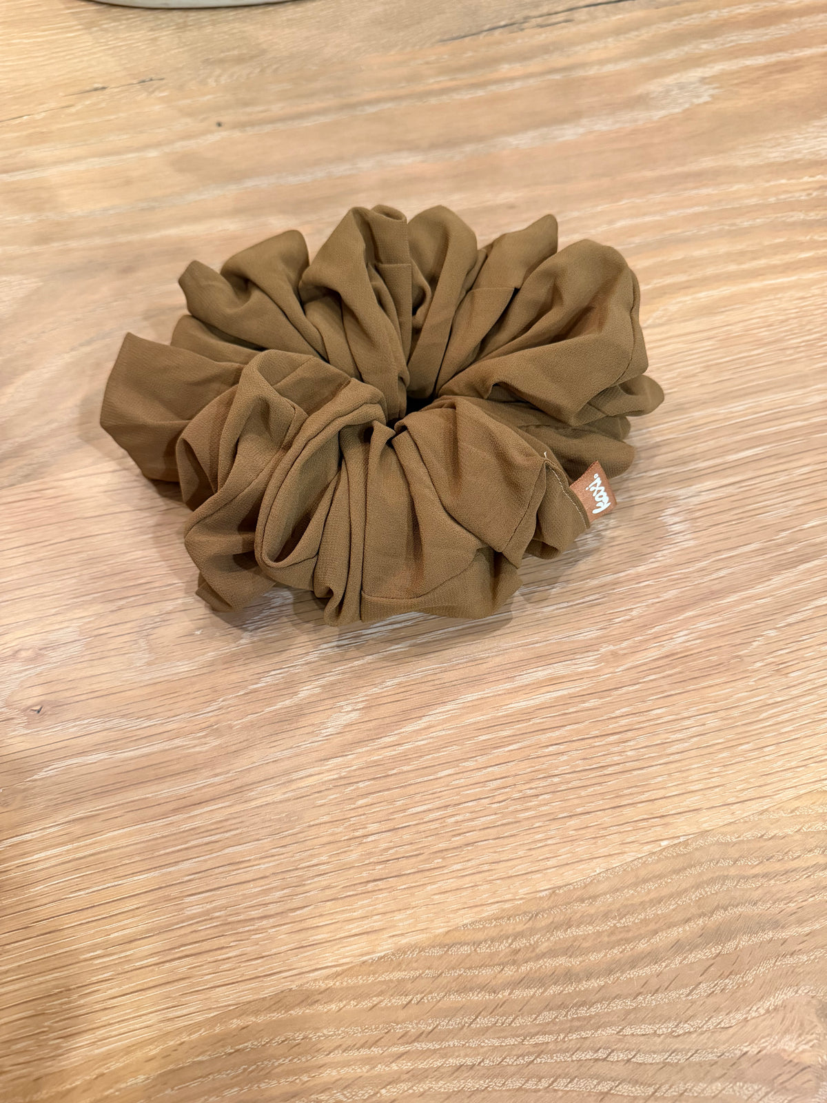 JUMBO SCRUNCHIES: COOL BROWN