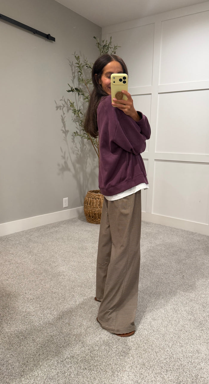Peekaboo Sweatshirt | Plum