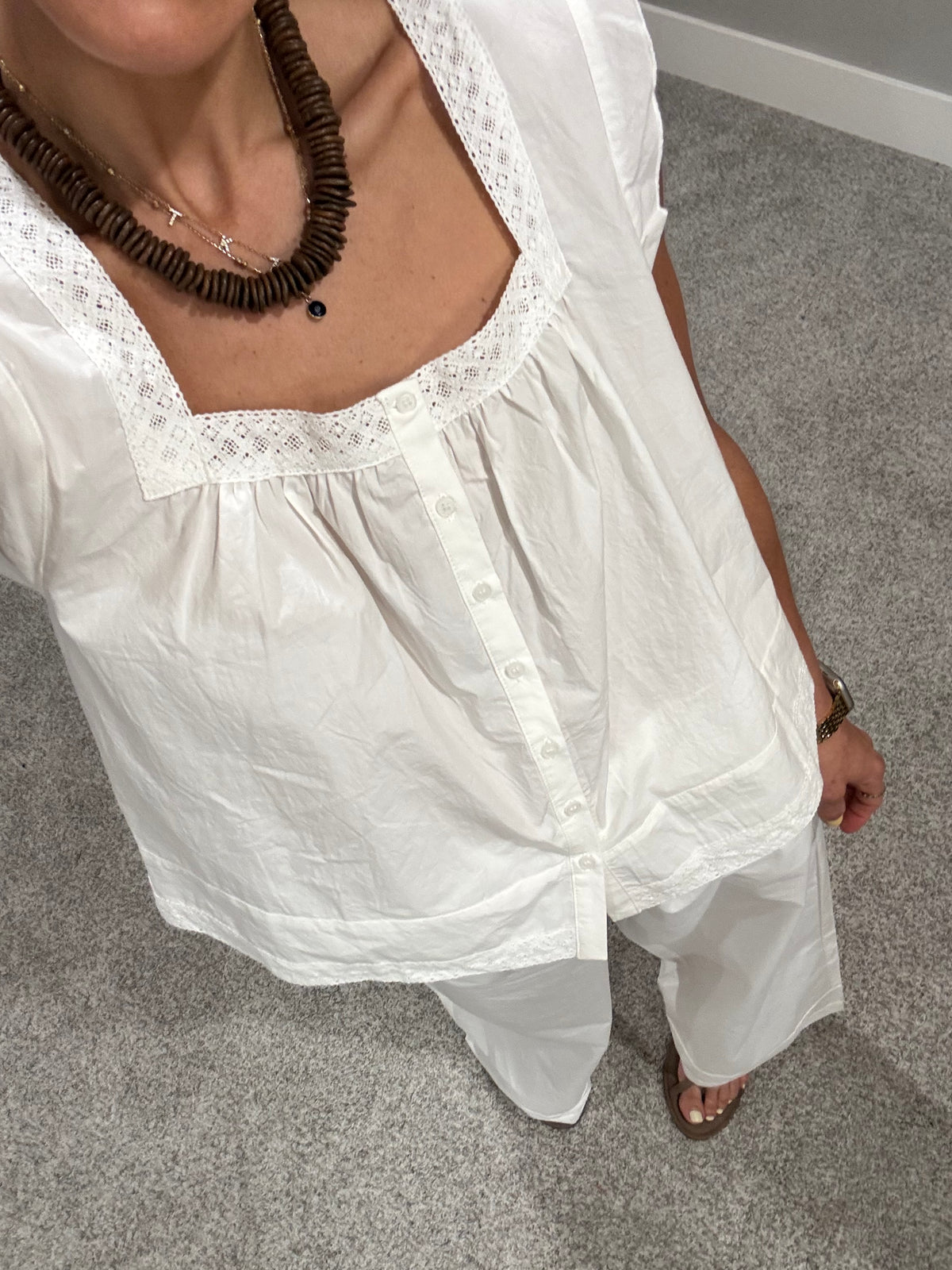 Cece Eyelet Trim Top | Off White