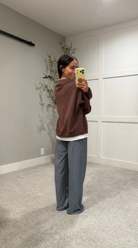 Peekaboo Sweatshirt | Brown