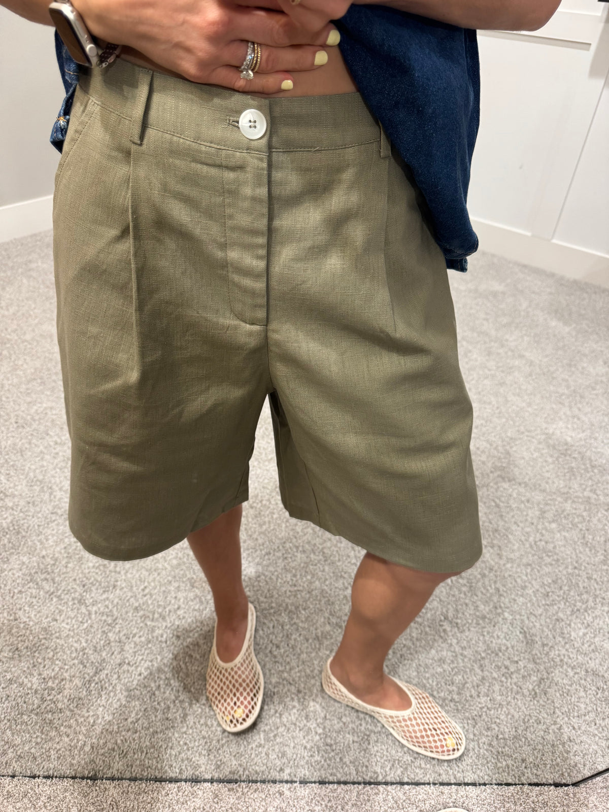 Olive Bermuda