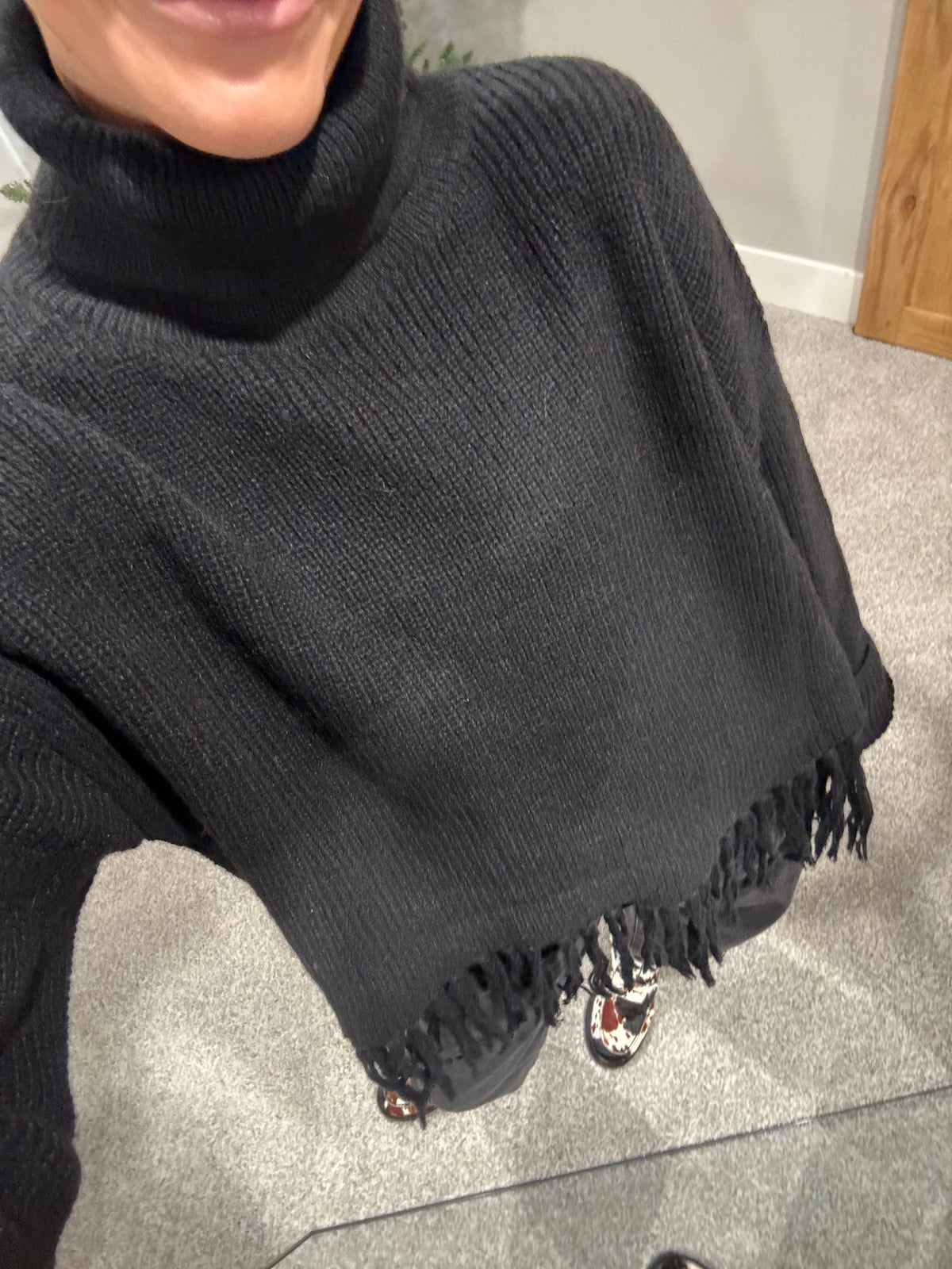 Fringe Hem Sweater | Black