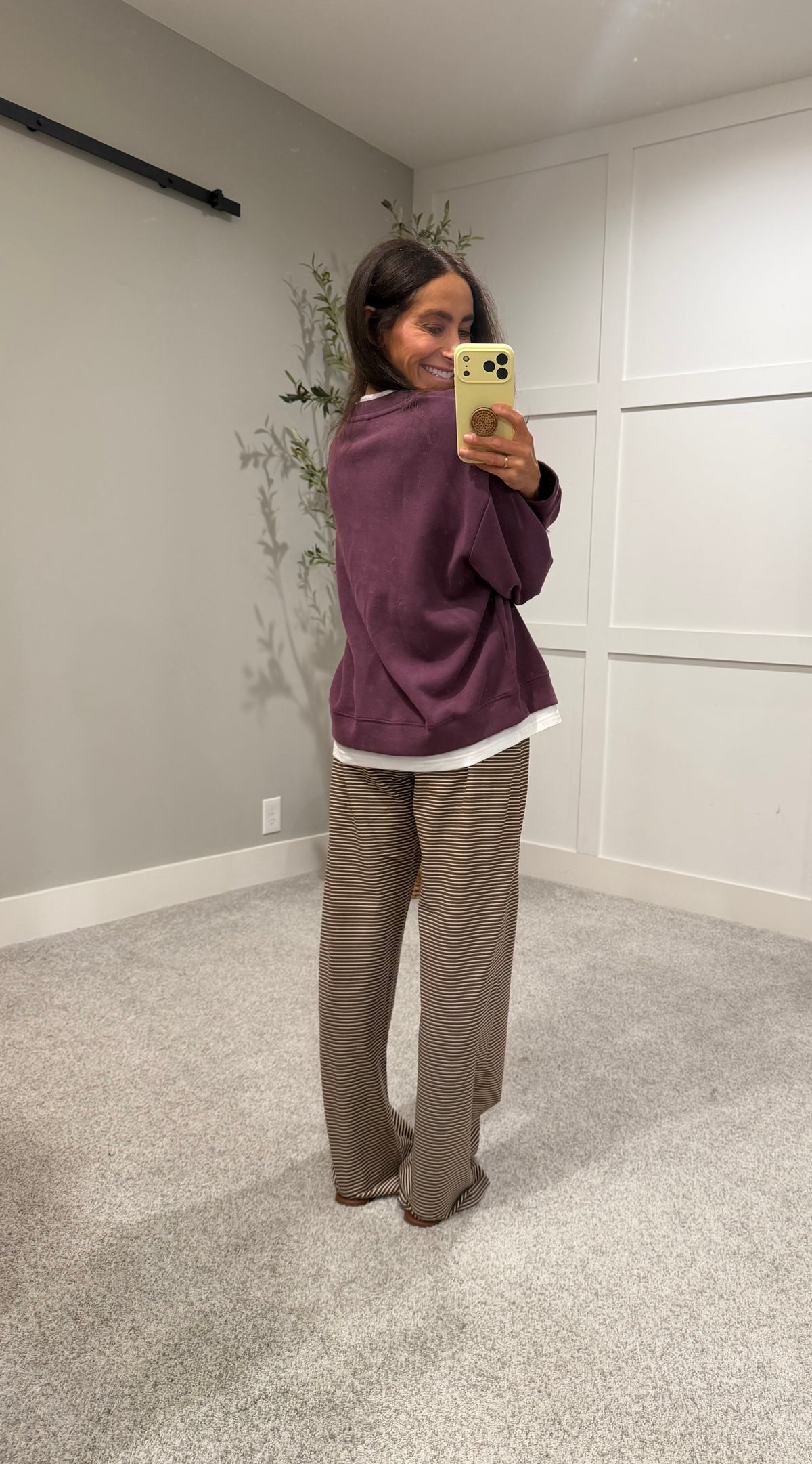 Peekaboo Sweatshirt | Plum