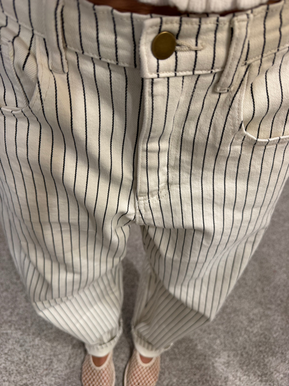 Pinstripe Barrel | Off White/Black