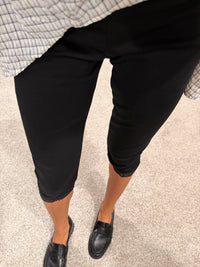 Lace Trim Capri | Black
