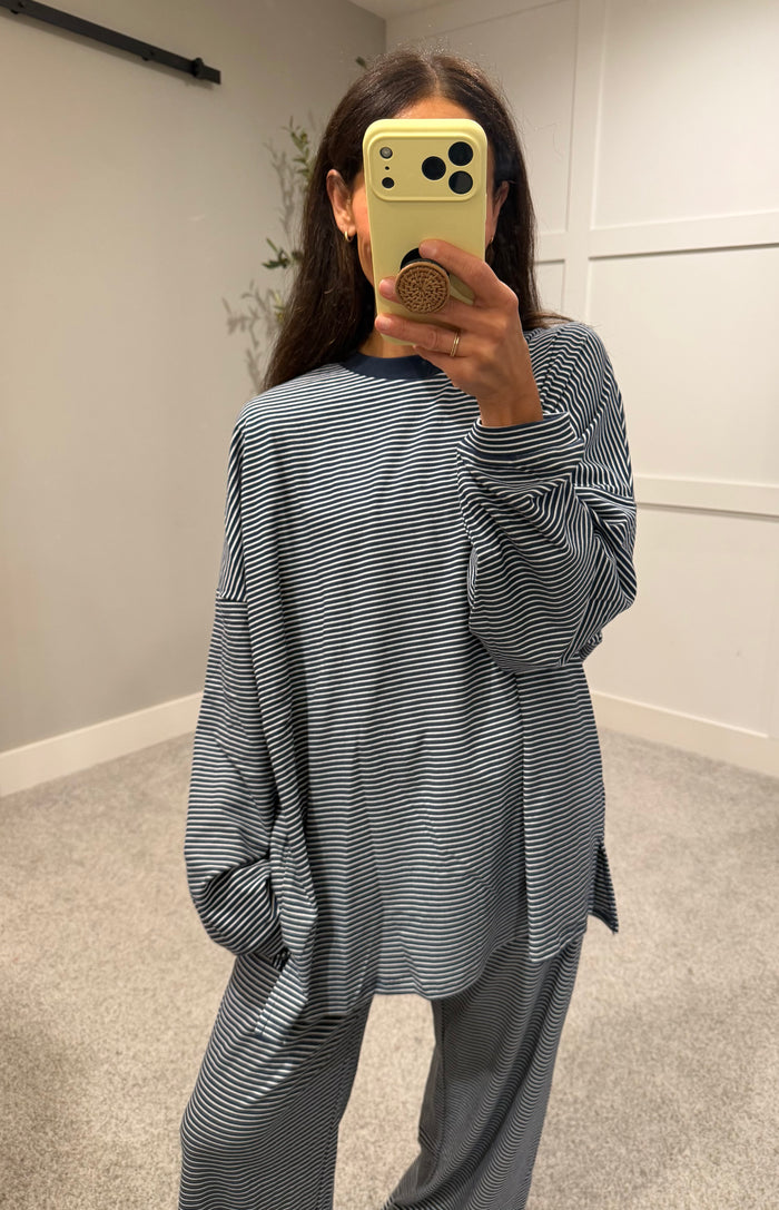 Levi Lounging Brushed Knit Pullover | Navy/White