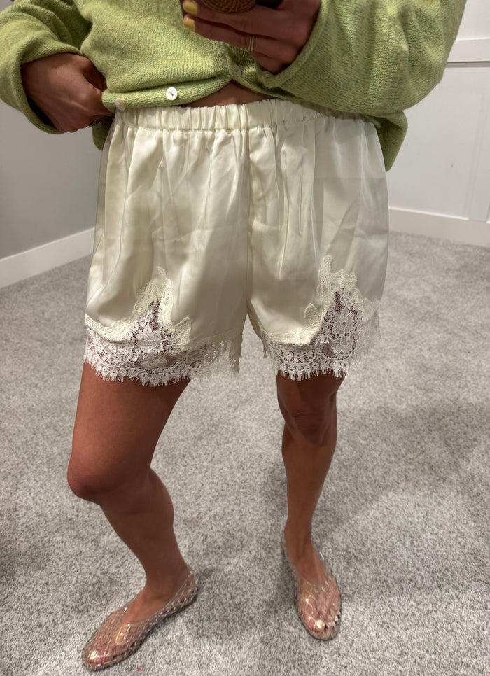 Lace Trim Shorts | Cream
