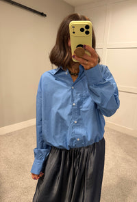 Delphine Cropped Cinched Button-Up | Lake Blue