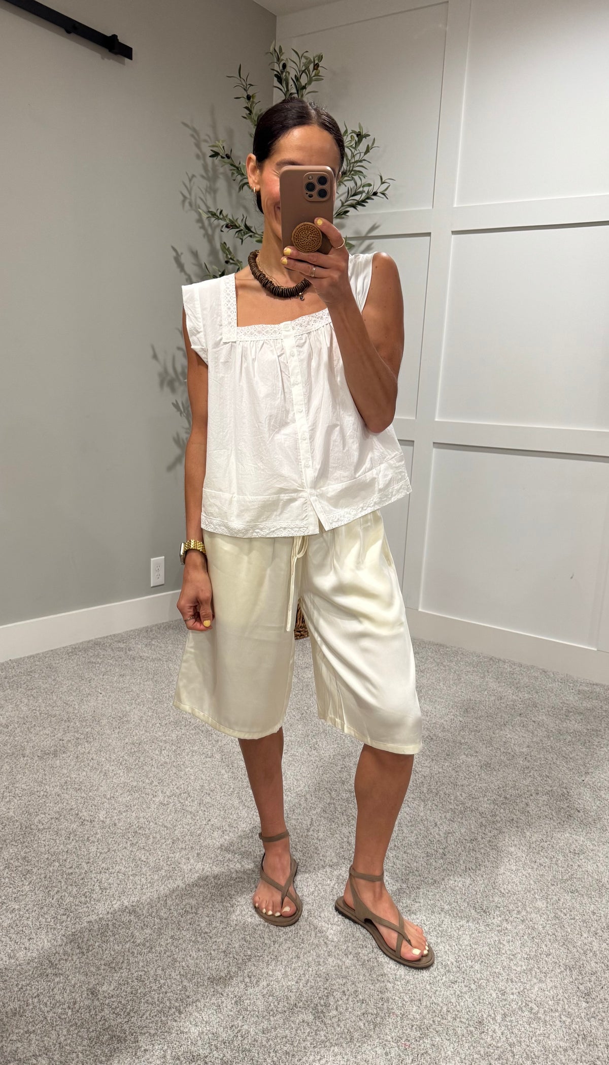 Cece Eyelet Trim Top | Off White