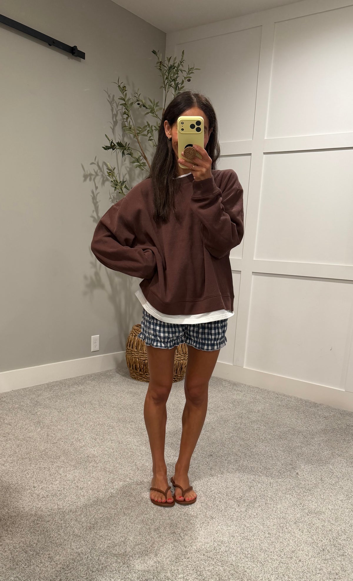 Peekaboo Sweatshirt | Brown