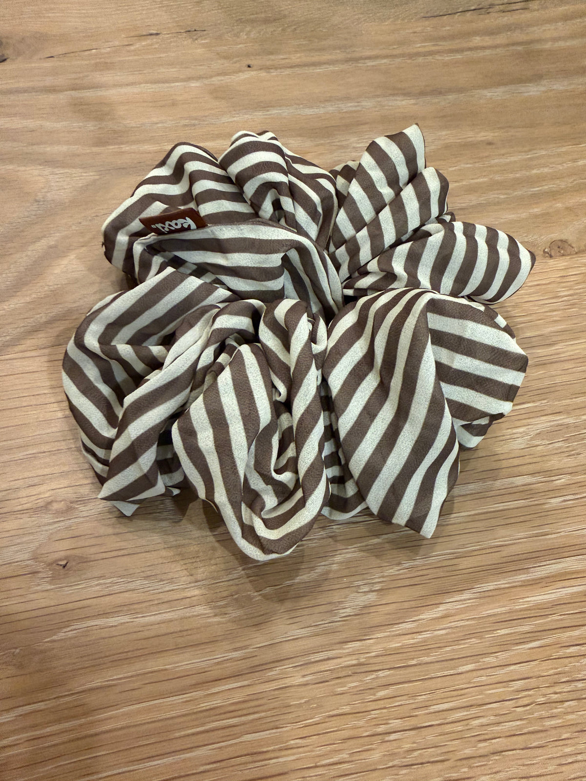 JUMBO SCRUNCHIES: BROWN AND CREAM STRIPED
