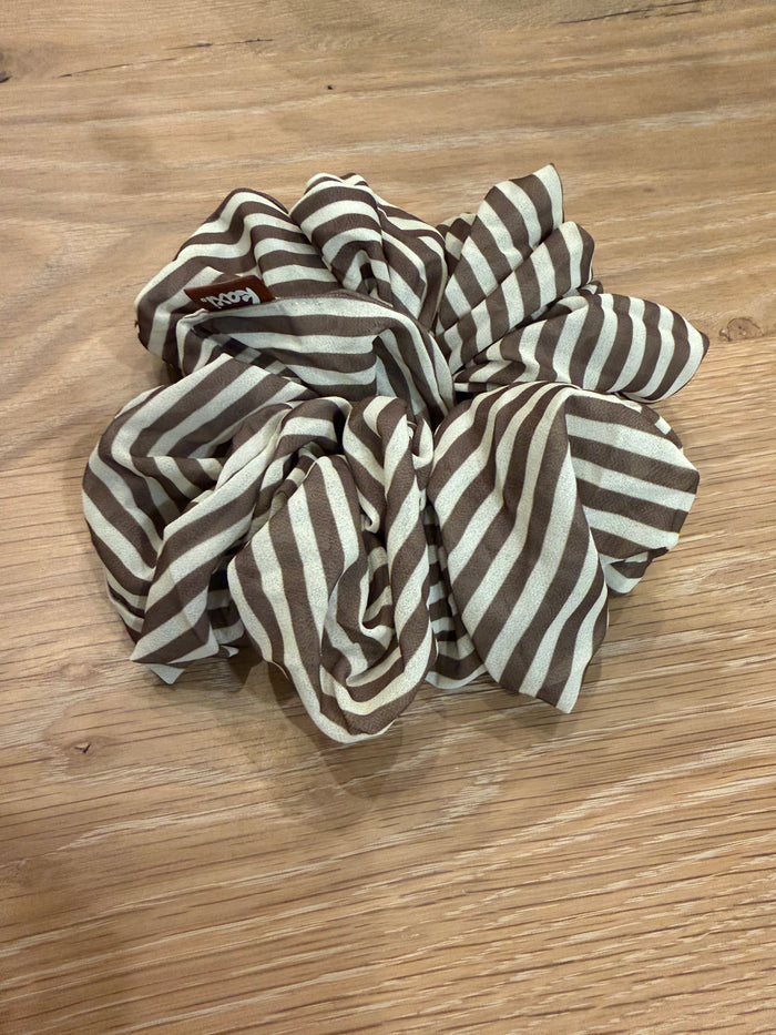 JUMBO SCRUNCHIES: BROWN AND CREAM STRIPED
