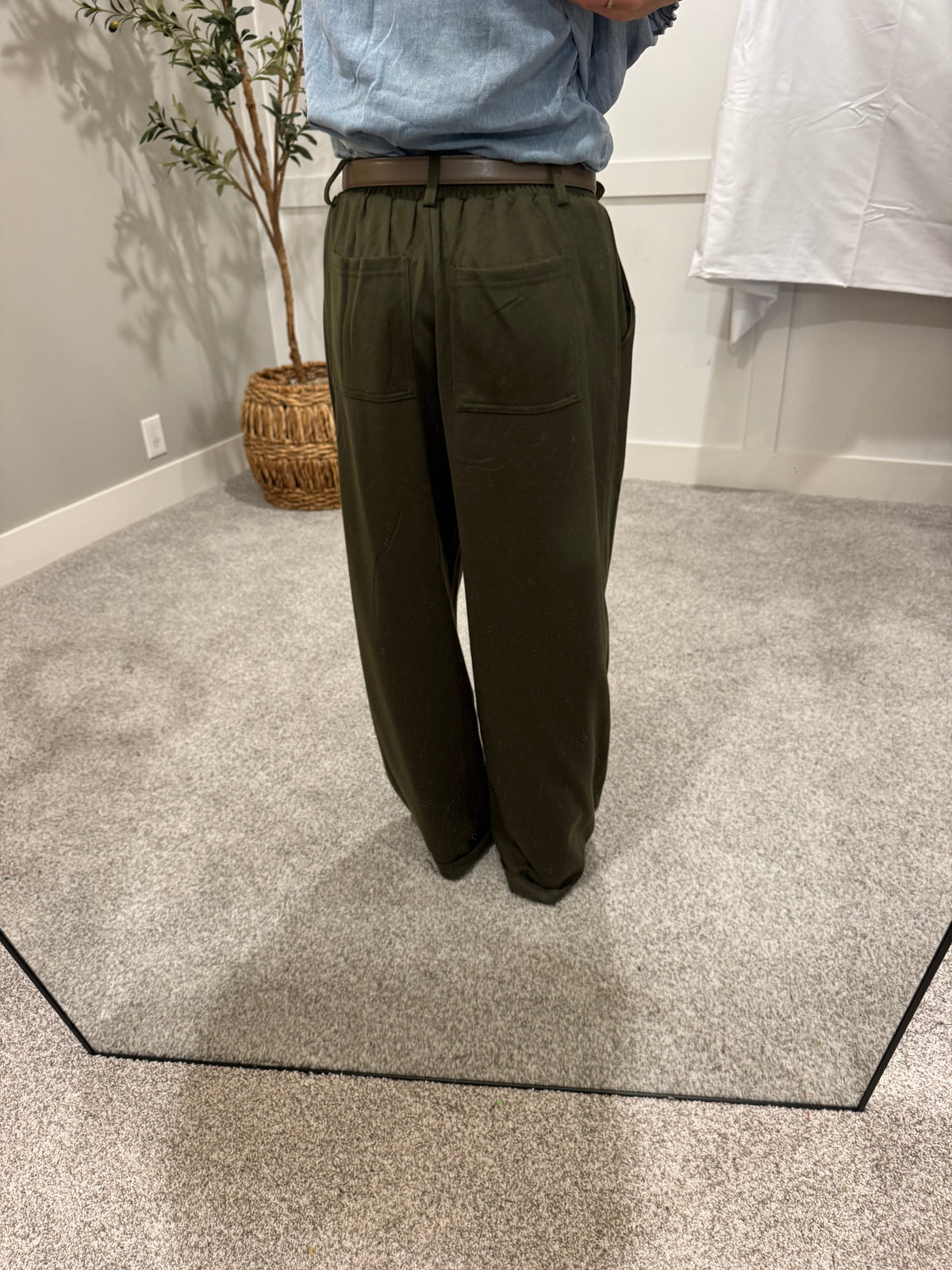 Tailored Wide Leg Knit Sweatpants | Olive