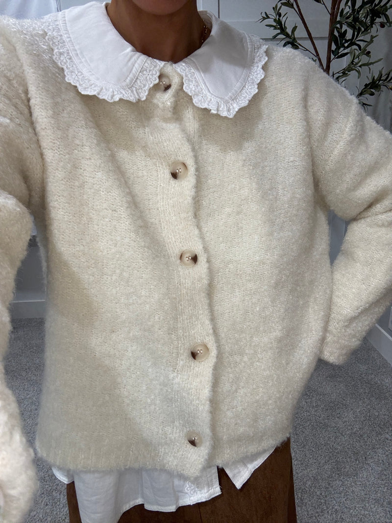 White Round Collar Blouse