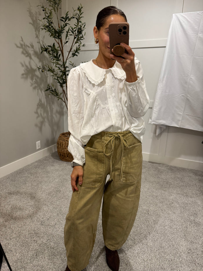 White Round Collar Blouse