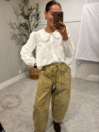 White Round Collar Blouse