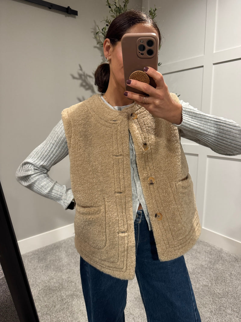 Reversible Sherpa Vest-Brown