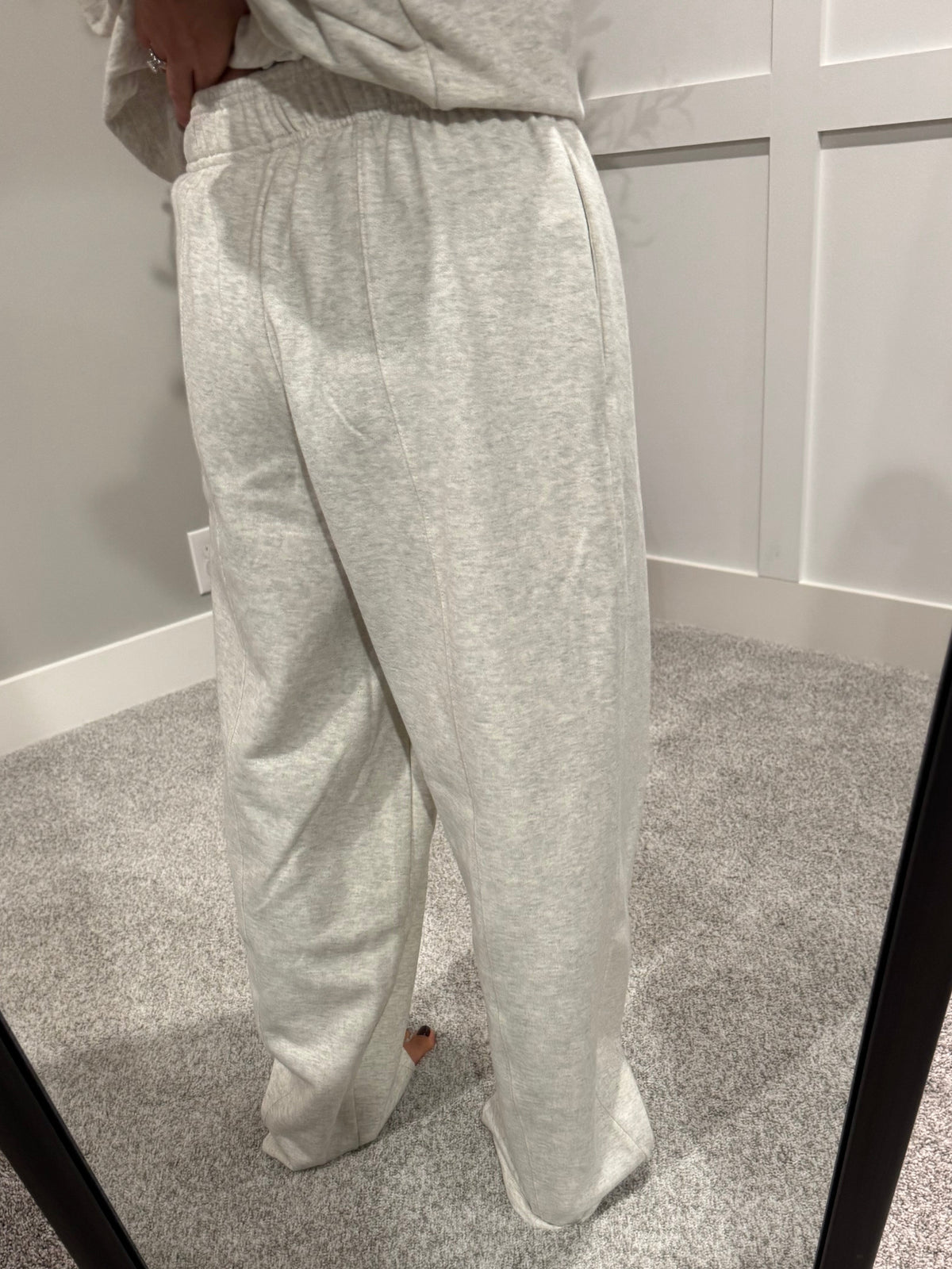 Slight Barrel Loose Fit Sweatpants | Heather Oat