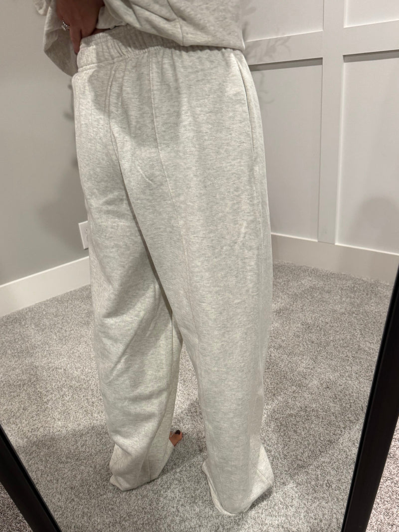 Slight Barrel Loose Fit Sweatpants | Heather Oat