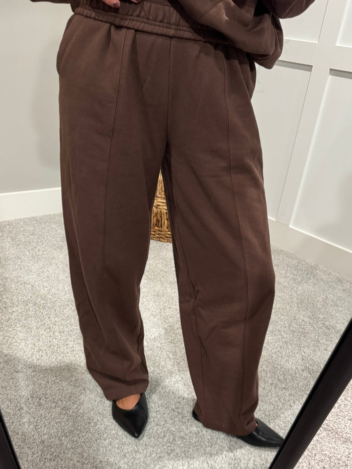 Slight Barrel Loose Fit Sweatpants | Chocolate Brown