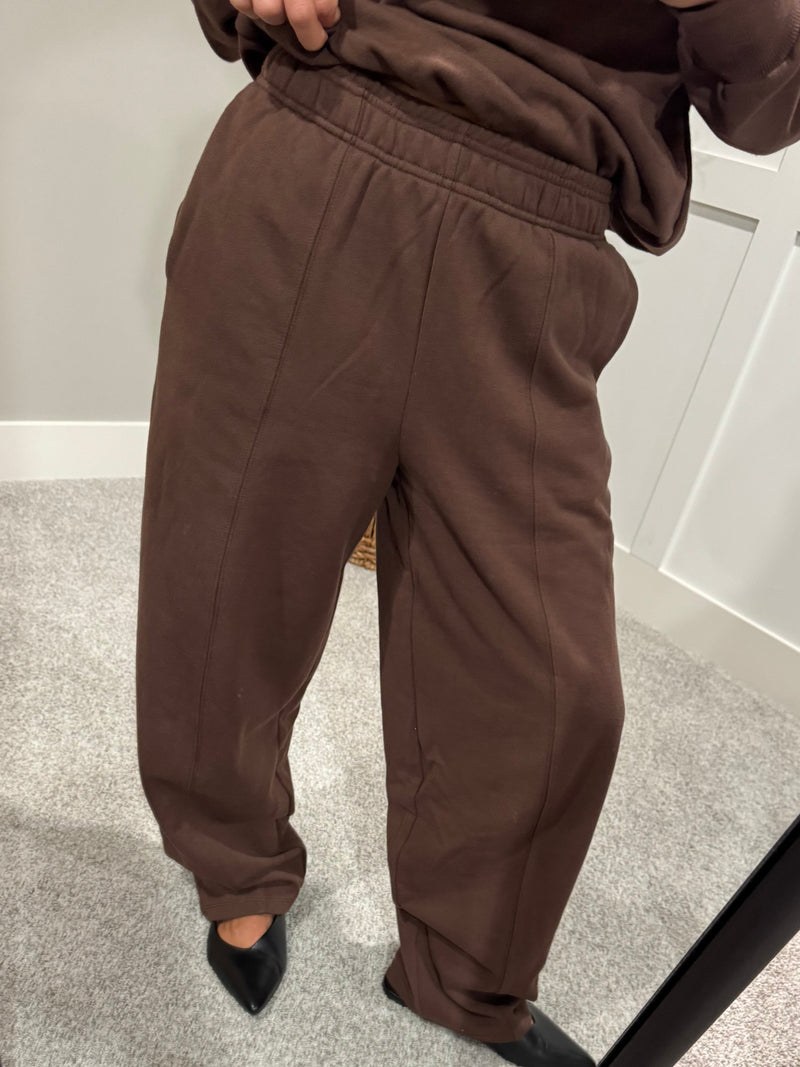 Slight Barrel Loose Fit Sweatpants | Chocolate Brown