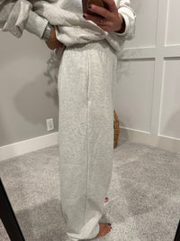 Slight Barrel Loose Fit Sweatpants | Heather Oat