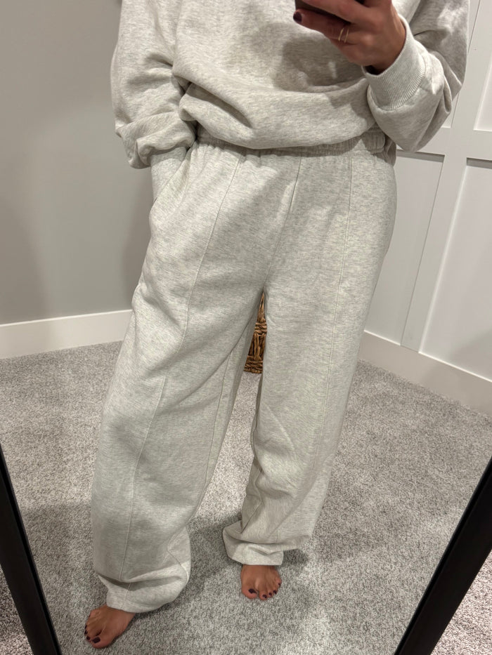Slight Barrel Loose Fit Sweatpants | Heather Oat