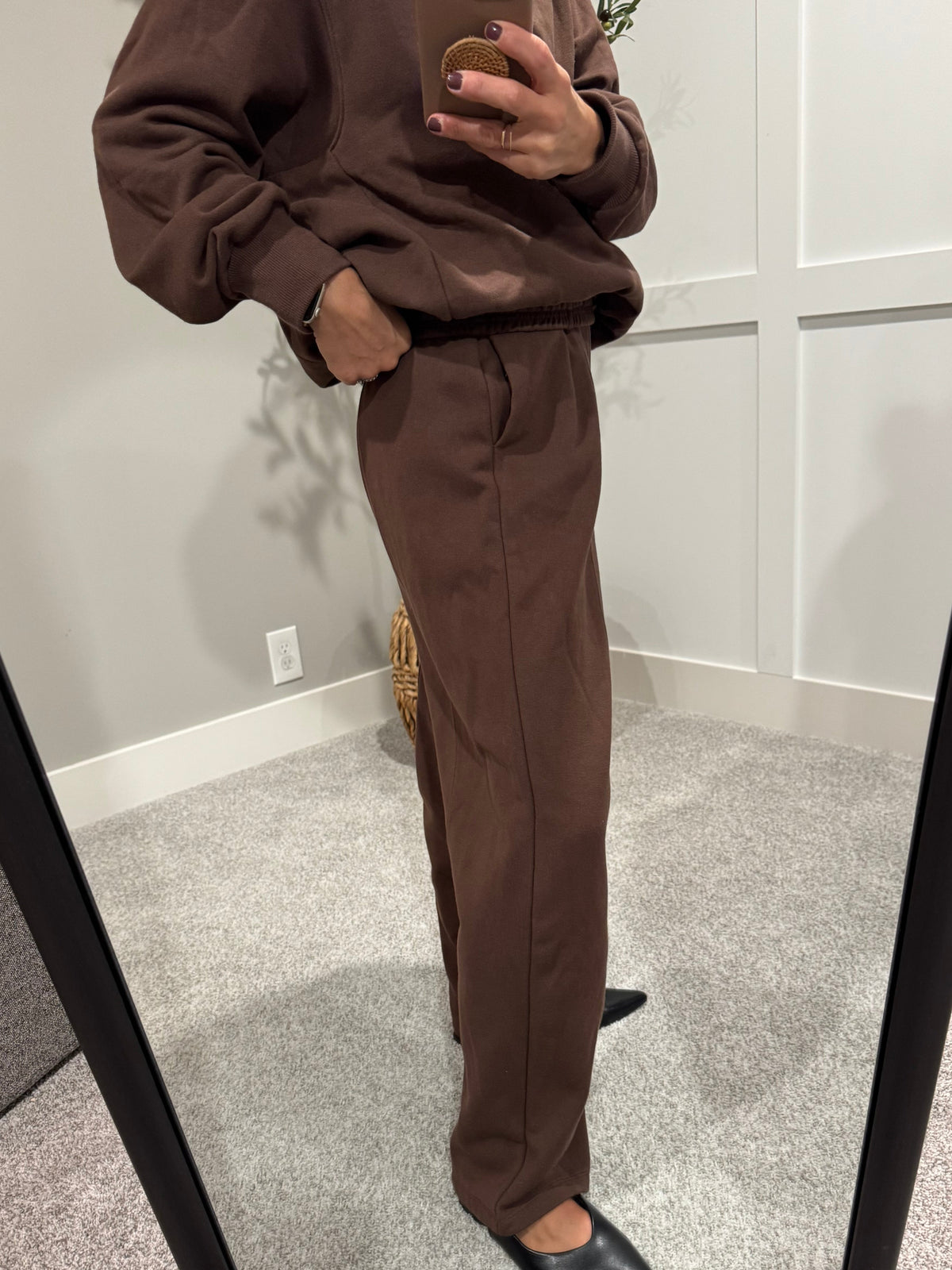 Slight Barrel Loose Fit Sweatpants | Chocolate Brown